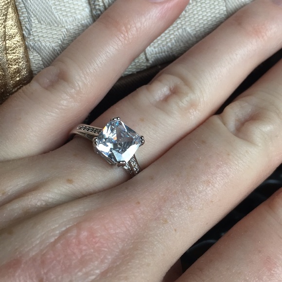 Sterling silver ring - Picture 2 of 6